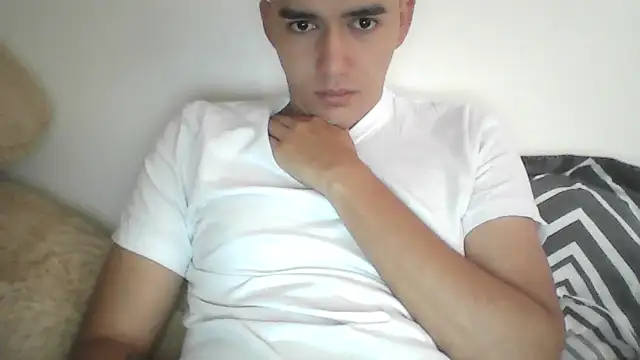 Snapshot of Estebitan_vm chatting on 11, 11, 2025 Estebitan vm online show from 11, 11, 2025