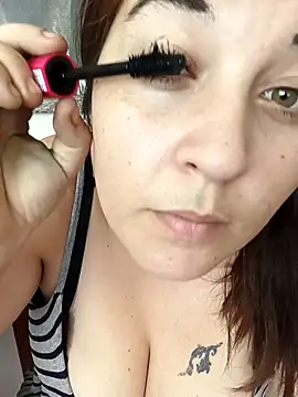 Snapshot of yzabell18 chatting on 20, 11, 2025 yzabell18 online show from 20, 11, 2025