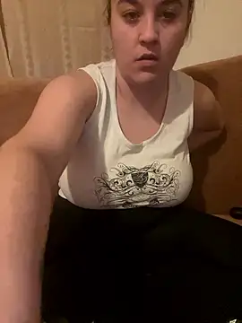 Snapshot of yzabell18 chatting on 8, 1, 2026 yzabell18 online show from 8, 1, 2026