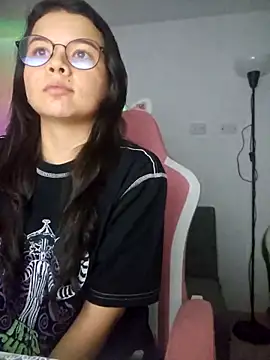 Snapshot of azumiichan chatting on 27, 9, 2025 azumiichan online show from 27, 9, 2025