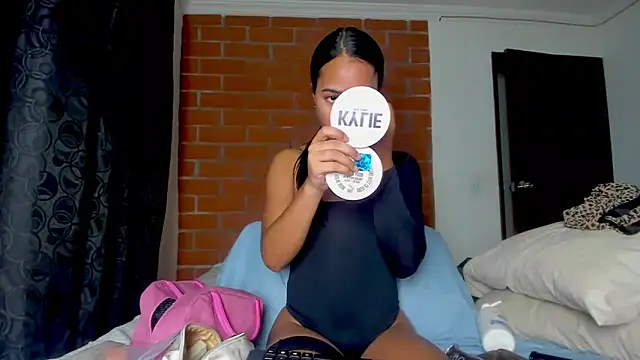 Snapshot of meghanSusexx chatting on 25, 1, 2025 meghanSusexx online show from 25, 1, 2025