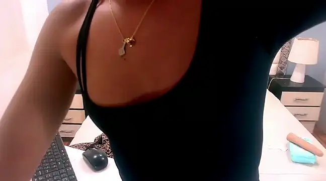 Snapshot of meghanSusexx chatting on 18, 2, 2025 meghanSusexx online show from 18, 2, 2025