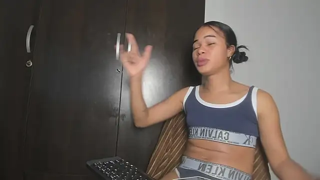 Snapshot of meghanSusexx chatting on 14, 3, 2025 meghanSusexx online show from 14, 3, 2025