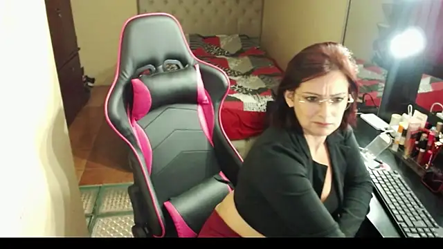 Carol Scottt online show from 28, 12, 2024