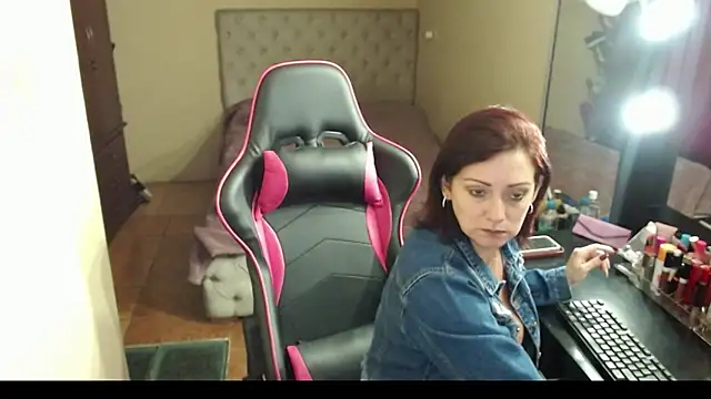 Carol Scottt online show from 2, 1, 2025