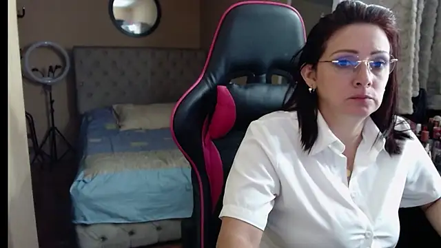 Carol Scottt online show from 16, 12, 2025