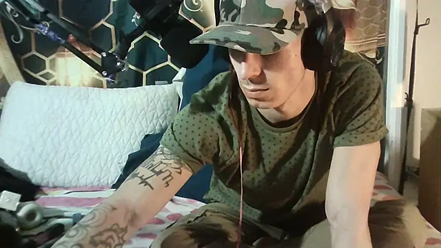 Snapshot of --D-a-D-D-y- chatting on 17, 11, 2025 --D-a-D-D-y- online show from 17, 11, 2025