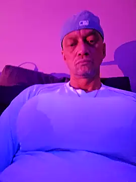 Snapshot of McdyllanXX chatting on 4, 3, 2025 McdyllanXX online show from 4, 3, 2025