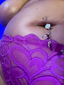 Snapshot of CarolaDrago chatting on 14, 11, 2025 CarolaDrago online show from 14, 11, 2025