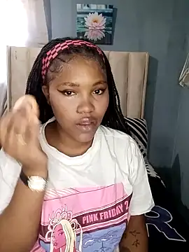 Snapshot of charmainexxx chatting on 15, 10, 2025 charmainexxx online show from 15, 10, 2025