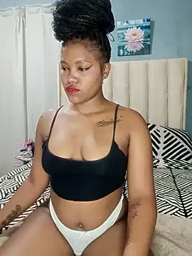 Snapshot of charmainexxx chatting on 15, 10, 2025 charmainexxx online show from 15, 10, 2025