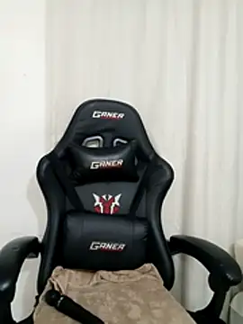 Snapshot of charmainexxx chatting on 29, 10, 2025 charmainexxx online show from 29, 10, 2025