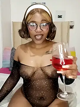 Snapshot of charmainexxx chatting on 3, 12, 2025 charmainexxx online show from 3, 12, 2025