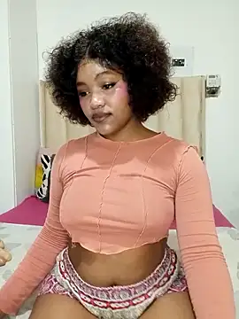 Snapshot of charmainexxx chatting on 17, 12, 2025 charmainexxx online show from 17, 12, 2025