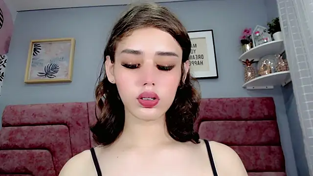Snapshot of ValeriaAguilar chatting on 5, 12, 2024 ValeriaAguilar online show from 5, 12, 2024
