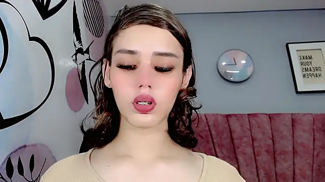 Snapshot of ValeriaAguilar chatting on 7, 12, 2024 ValeriaAguilar online show from 7, 12, 2024