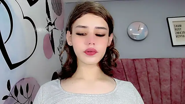 Snapshot of ValeriaAguilar chatting on 8, 12, 2024 ValeriaAguilar online show from 8, 12, 2024