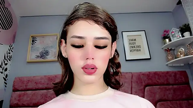 Snapshot of ValeriaAguilar chatting on 18, 12, 2024 ValeriaAguilar online show from 18, 12, 2024