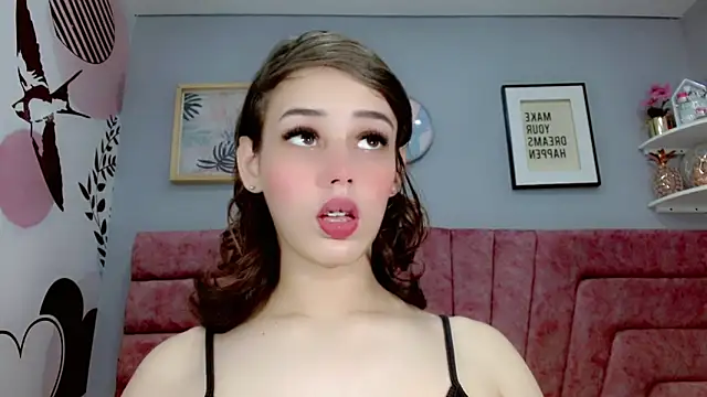 Snapshot of ValeriaAguilar chatting on 4, 1, 2025 ValeriaAguilar online show from 4, 1, 2025