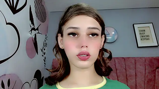 Snapshot of ValeriaAguilar chatting on 7, 1, 2025 ValeriaAguilar online show from 7, 1, 2025