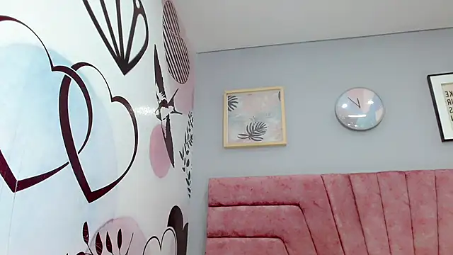 Snapshot of ValeriaAguilar chatting on 10, 1, 2025 ValeriaAguilar online show from 10, 1, 2025