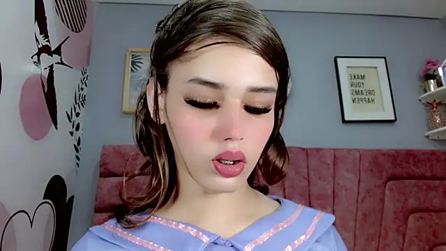 Snapshot of ValeriaAguilar chatting on 13, 2, 2025 ValeriaAguilar online show from 13, 2, 2025