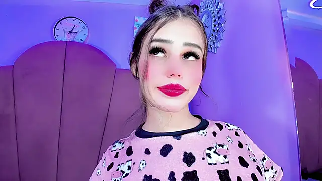 Snapshot of ValeriaAguilar chatting on 25, 9, 2025 ValeriaAguilar online show from 25, 9, 2025
