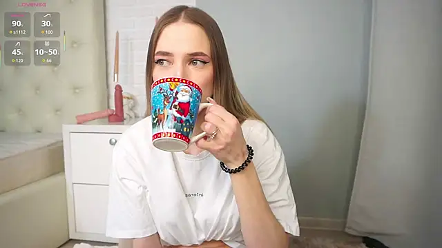 Snapshot of heidas_dream chatting on 19, 12, 2025 heidas dream online show from 19, 12, 2025