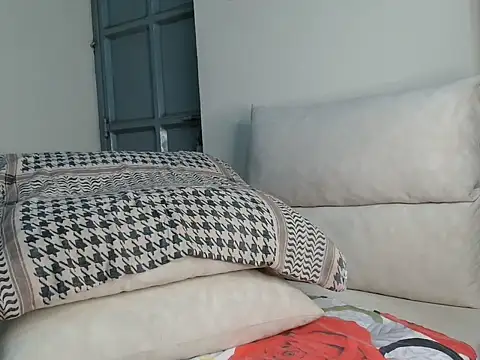 Snapshot of Doublefreaks chatting on 5, 10, 2025 Doublefreaks online show from 5, 10, 2025