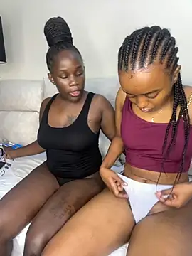 Snapshot of Doublefreaks chatting on 9, 10, 2025 Doublefreaks online show from 9, 10, 2025