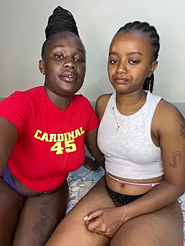 Snapshot of Doublefreaks chatting on 14, 10, 2025 Doublefreaks online show from 14, 10, 2025