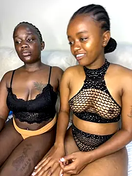 Snapshot of Doublefreaks chatting on 18, 10, 2025 Doublefreaks online show from 18, 10, 2025