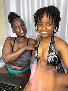 Snapshot of Doublefreaks chatting on 30, 10, 2025 Doublefreaks online show from 30, 10, 2025