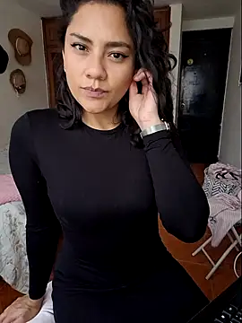 Thaliacooper  online show from 13, 12, 2024