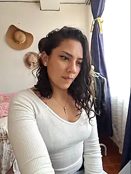 Thaliacooper  online show from 13, 1, 2025