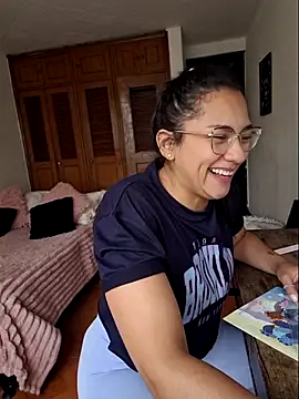 Thaliacooper  online show from 1, 10, 2025