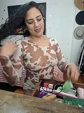 Thaliacooper  online show from 1, 8, 2026
