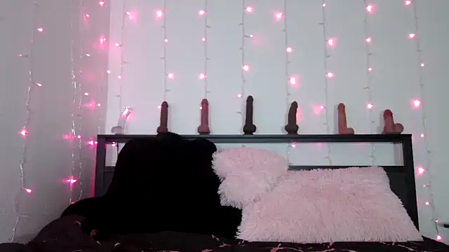 QueenLolaX online show from 6, 7, 2026