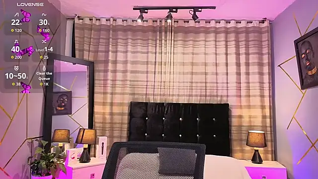 Megan Do Santos online show from 6, 11, 2025