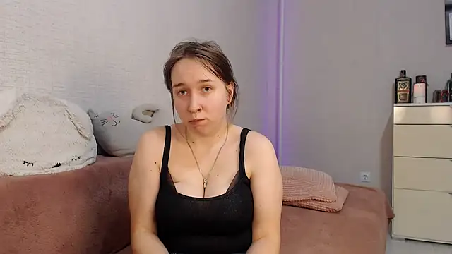 lovely hayley online show from 6, 1, 2025