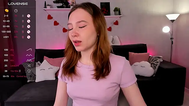 LanaBlu  online show from 4, 10, 2025