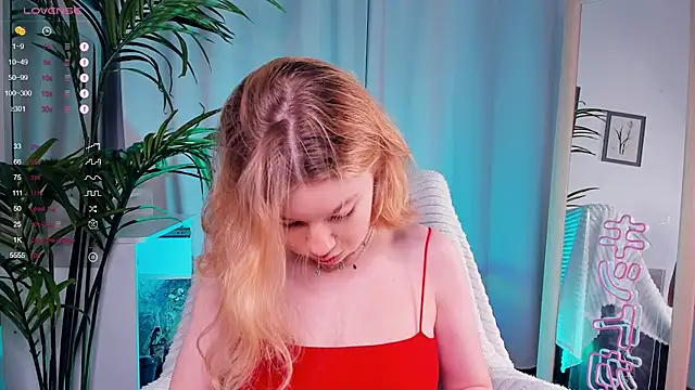 Snapshot of PollyHathor chatting on 10, 2, 2025 PollyHathor online show from 10, 2, 2025