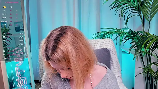 Snapshot of PollyHathor chatting on 13, 2, 2025 PollyHathor online show from 13, 2, 2025
