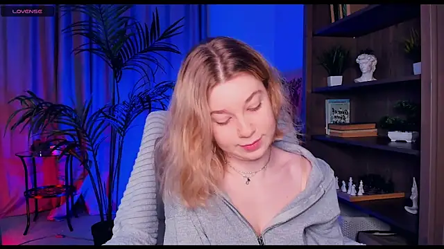 Snapshot of PollyHathor chatting on 18, 3, 2025 PollyHathor online show from 18, 3, 2025