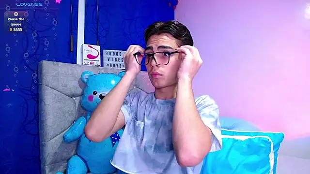 Snapshot of OwenBluee chatting on 25, 1, 2025 OwenBluee online show from 25, 1, 2025