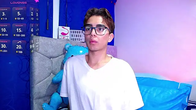 Snapshot of OwenBluee chatting on 29, 1, 2025 OwenBluee online show from 29, 1, 2025