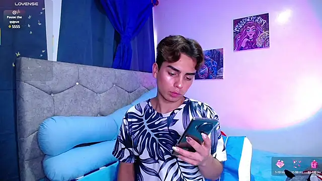 Snapshot of OwenBluee chatting on 18, 3, 2025 OwenBluee online show from 18, 3, 2025