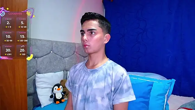 Snapshot of OwenBluee chatting on 12, 9, 2025 OwenBluee online show from 12, 9, 2025