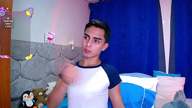 Snapshot of OwenBluee chatting on 18, 9, 2025 OwenBluee online show from 18, 9, 2025