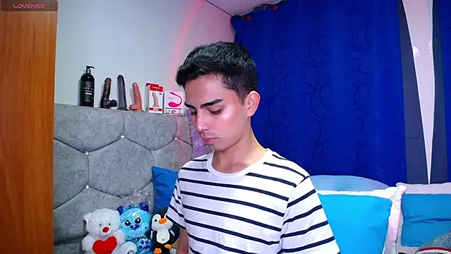 Snapshot of OwenBluee chatting on 23, 9, 2025 OwenBluee online show from 23, 9, 2025